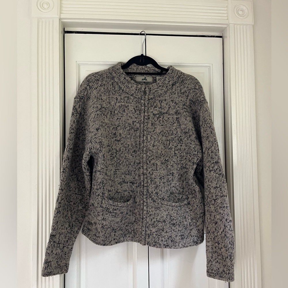 Vintage EMS Pure Wool Women’s Sweater size Large Full Zip and front pockets